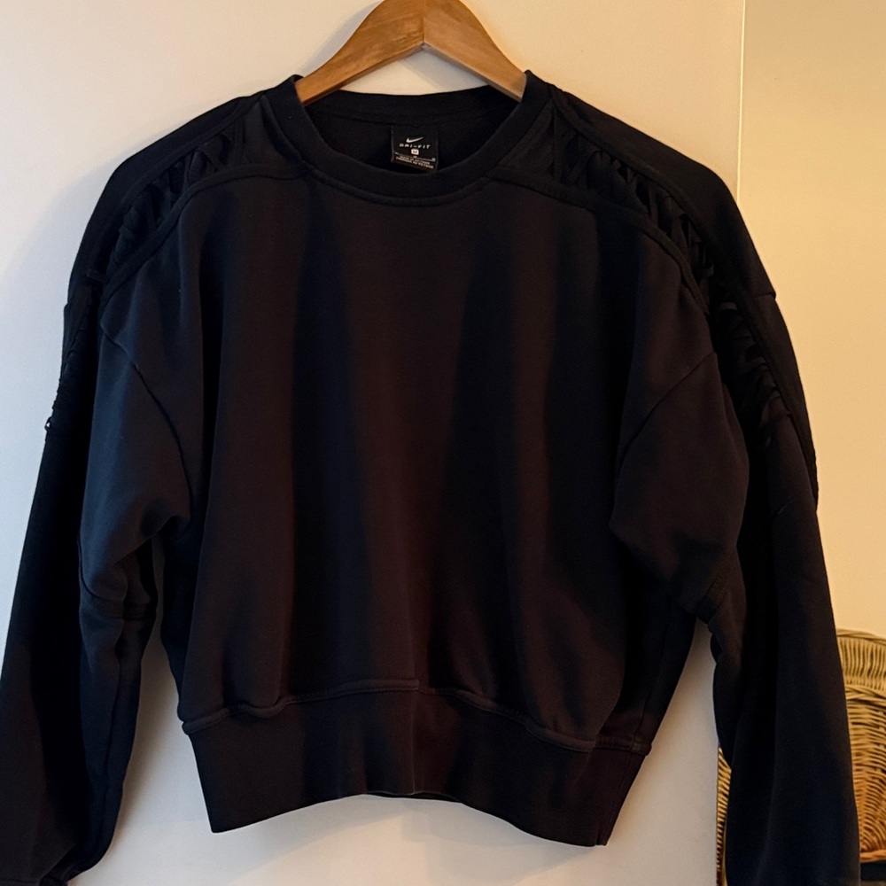 Nike Black Cropped Pullover